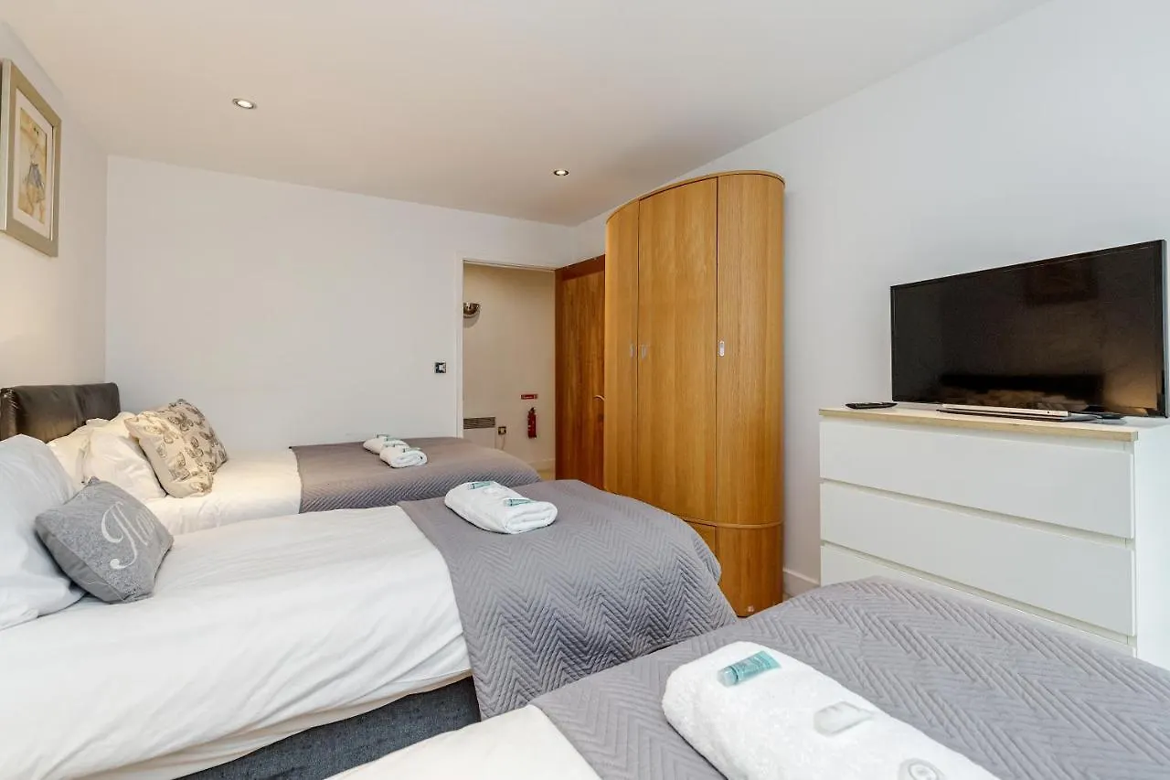 Apartment Premium Excel 3 & 2 Bedrooms London